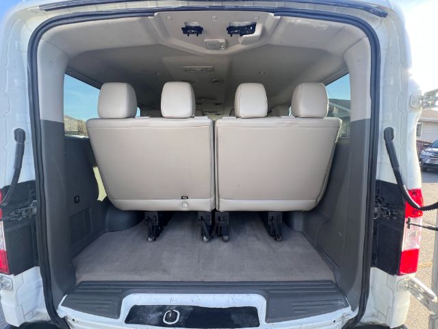 2014 Nissan NV Passenger 3500 SL V8 11