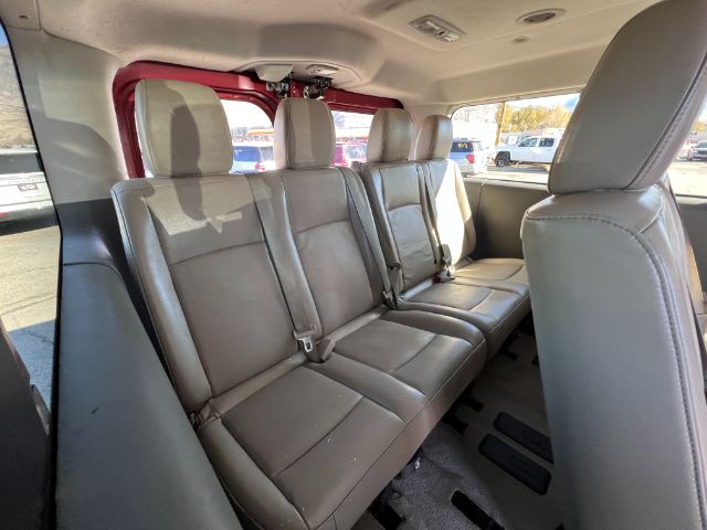 2016 Nissan NV Passenger 3500 SL V8 18