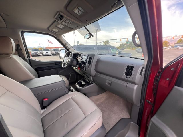 2021 Nissan NV Passenger 3500 SL V8 25