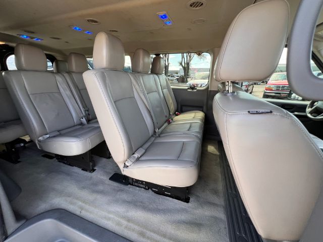 2017 Nissan NV Passenger 3500 SL V8 19