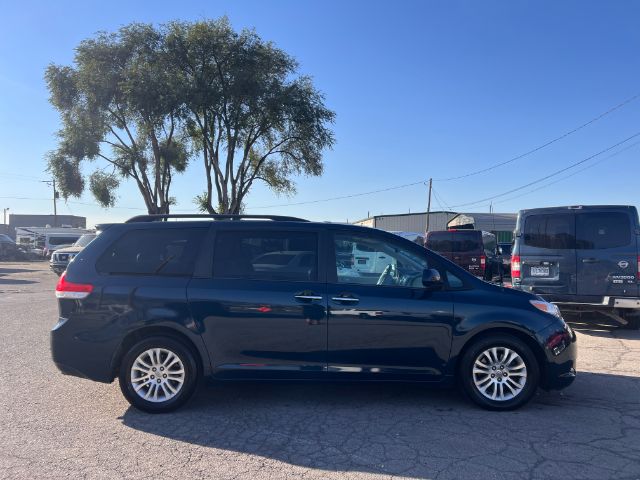 2012 Toyota Sienna XLE FWD 8-Passenger V6 6