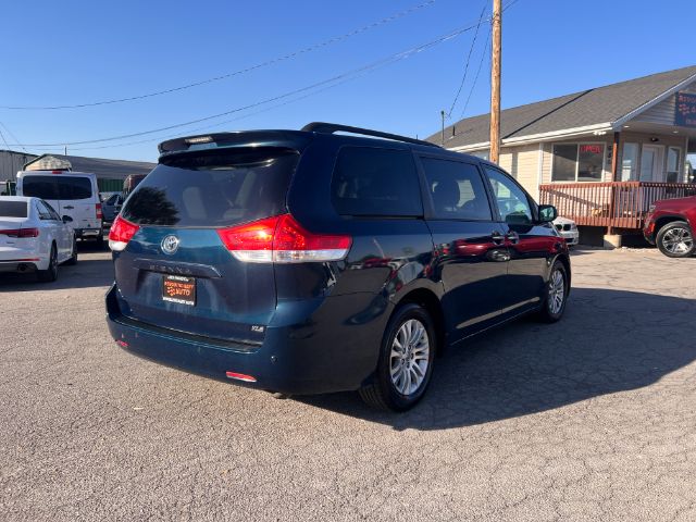 2012 Toyota Sienna XLE FWD 8-Passenger V6 5