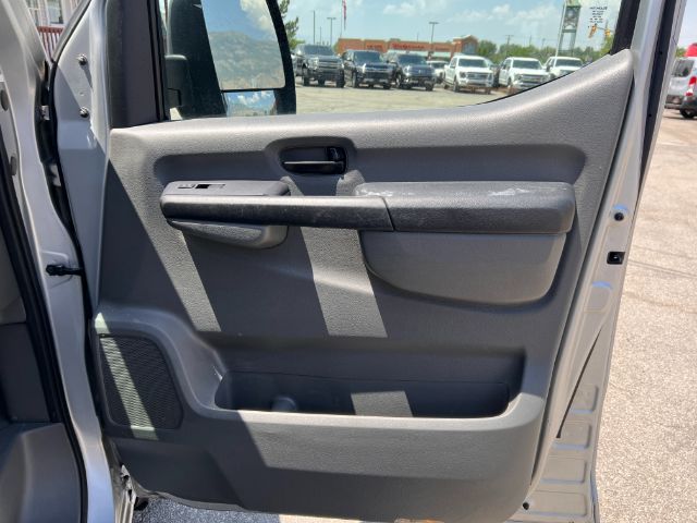 2013 Nissan NV Passenger 3500 SV V6 24