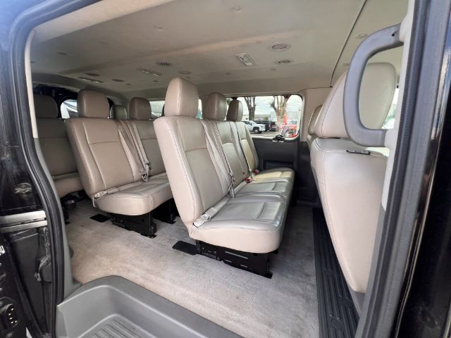 2014 Nissan NV Passenger 3500 SL V8 18