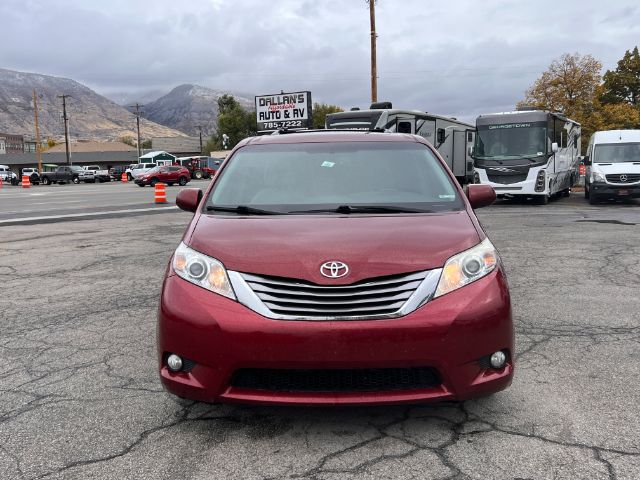 2015 Toyota Sienna XLE FWD 8-Passenger V6 8