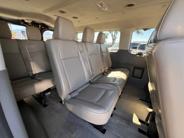 2013 Nissan NV Passenger 3500 SL V8 22