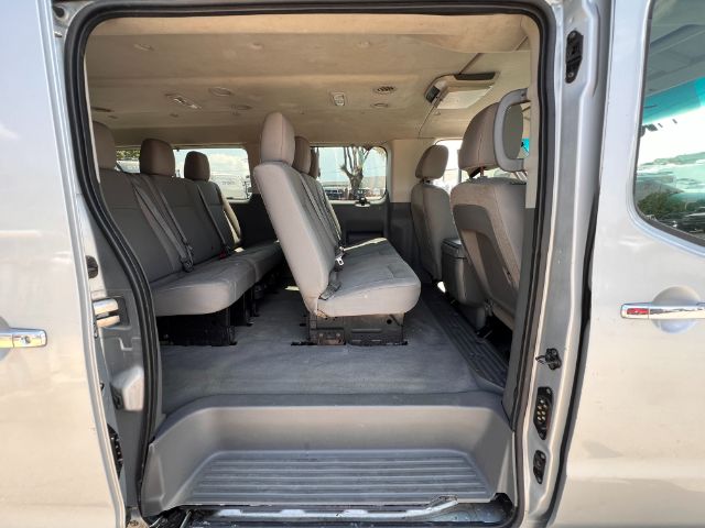 2013 Nissan NV Passenger 3500 SV V6 18