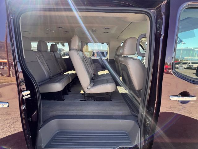 2013 Nissan NV Passenger 3500 SL V8 20