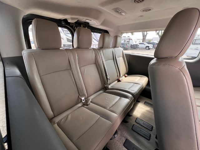 2014 Nissan NV Passenger 3500 SL V8 20