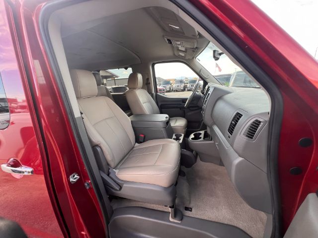 2021 Nissan NV Passenger 3500 SL V8 24