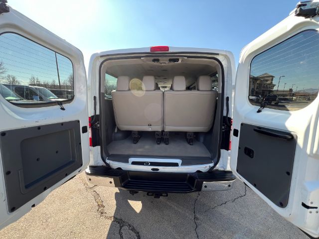 2016 Nissan NV Passenger 3500 SL V8 18