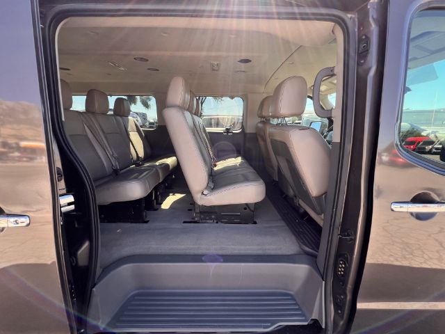 2019 Nissan NV Passenger 3500 SL V8 19