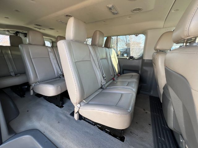 2016 Nissan NV Passenger 3500 SL V8 21