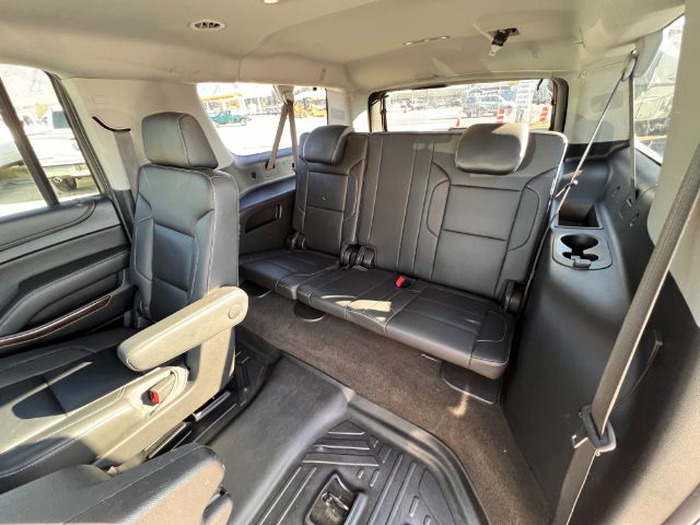 2018 Chevrolet Suburban LT 4WD 19