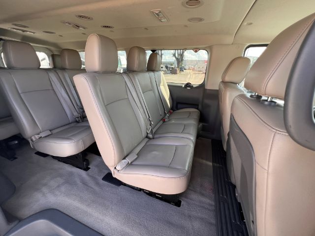 2019 Nissan NV Passenger 3500 SL V8 20