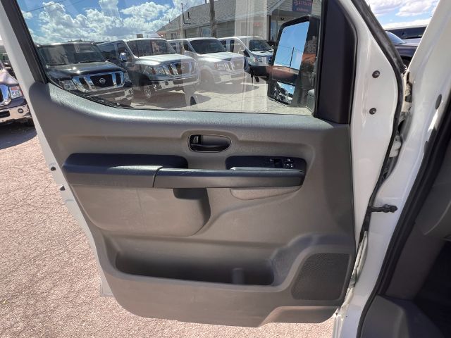 2016 Nissan NV Passenger 3500 S V8 14