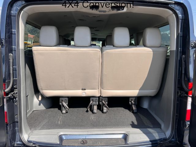 2021 Nissan NV Passenger 3500 SL V8 17