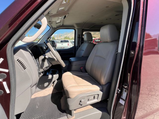 2013 Nissan NV Passenger 3500 SL V8 11