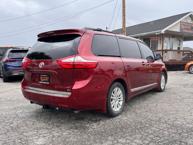 2015 Toyota Sienna XLE FWD 8-Passenger V6 5