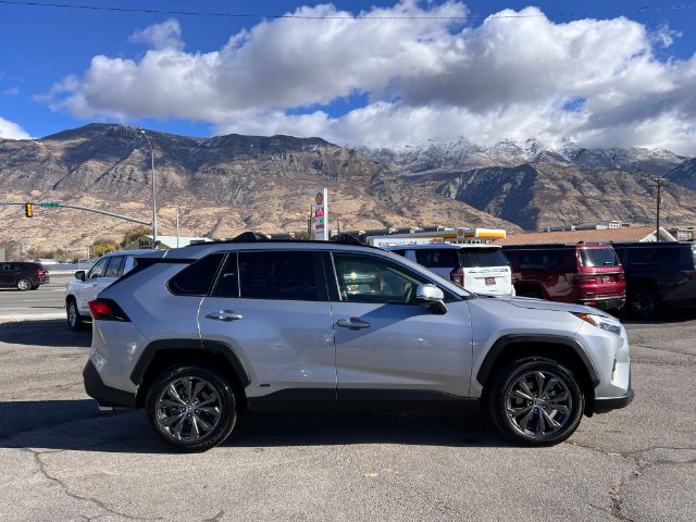 2024 Toyota RAV4 Hybrid XLE Premium 8