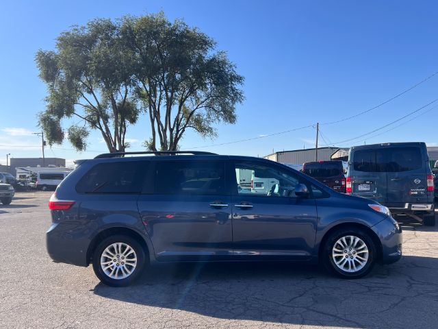 2015 Toyota Sienna XLE FWD 8-Passenger V6 6