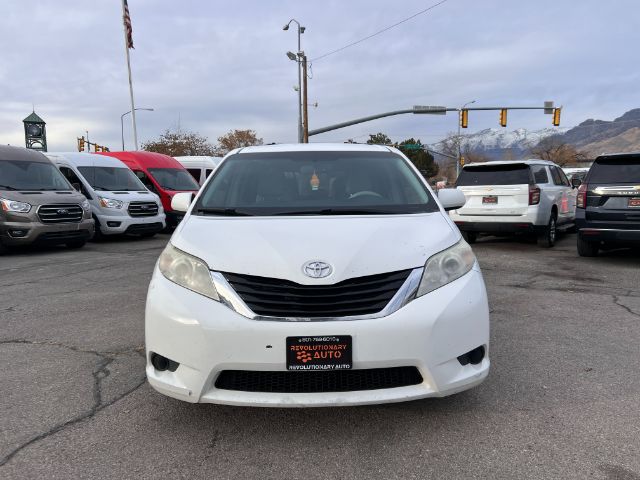 2013 Toyota Sienna LE FWD 8-Passenger V6 2