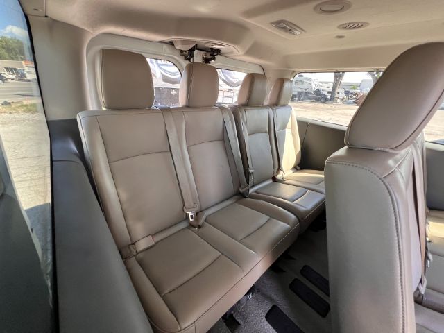 2019 Nissan NV Passenger 3500 SL V8 22