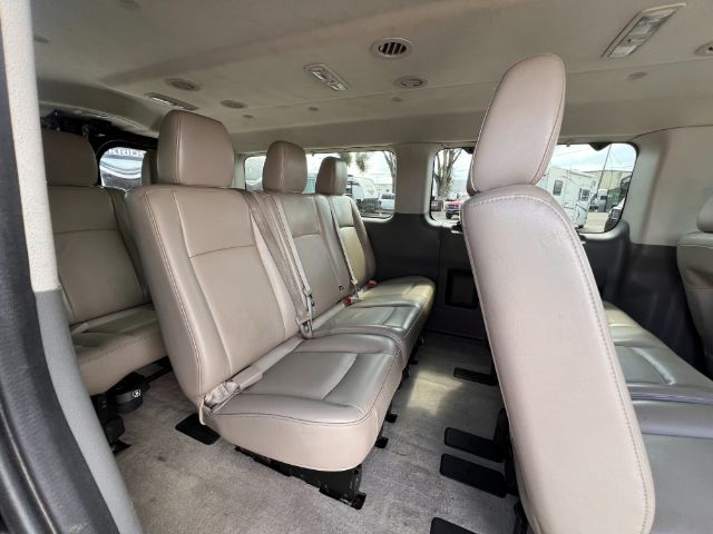 2014 Nissan NV Passenger 3500 SL V8 19