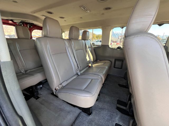 2016 Nissan NV Passenger 3500 SL V8 17