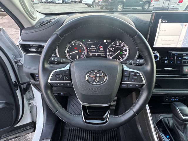 2022 Toyota Highlander Platinum AWD V6 12