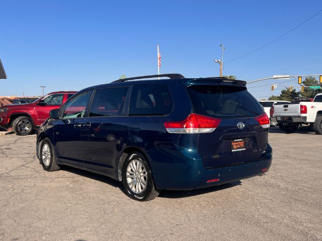 2012 Toyota Sienna XLE FWD 8-Passenger V6 3