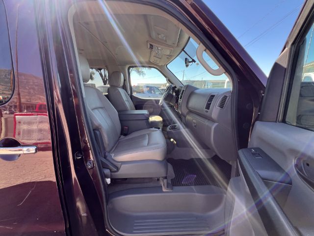 2013 Nissan NV Passenger 3500 SL V8 25