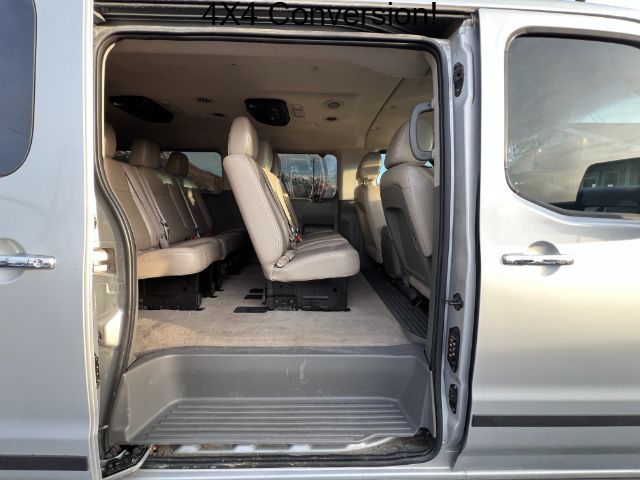 2018 Nissan NV Passenger 3500 SL V8 16