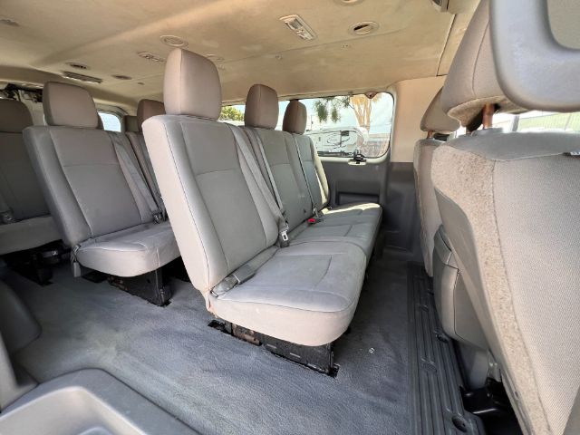 2013 Nissan NV Passenger 3500 SV V6 19