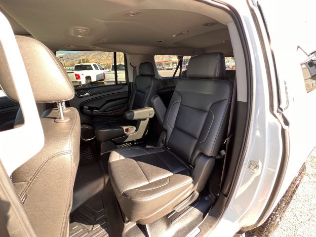 2018 Chevrolet Suburban LT 4WD 18