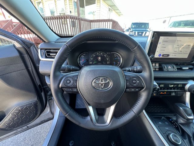 2024 Toyota RAV4 Hybrid XLE Premium 14