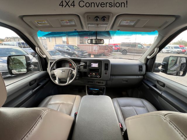 2014 Nissan NV Passenger 3500 SL V8 20