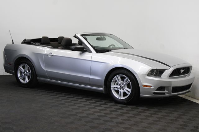 2014 Ford Mustang V6 Convertible