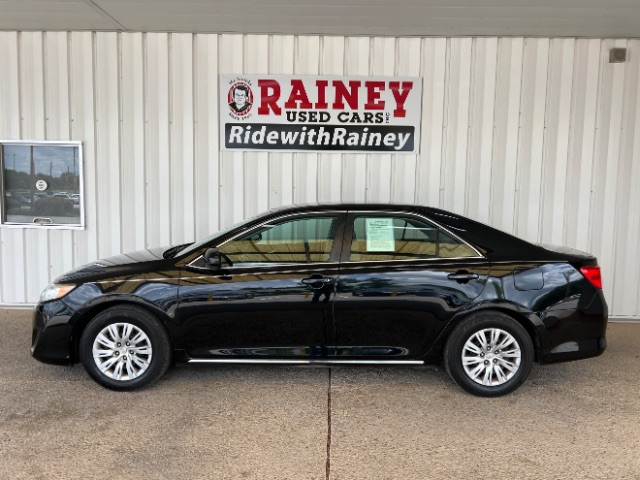 2012 Toyota Camry LE's photo