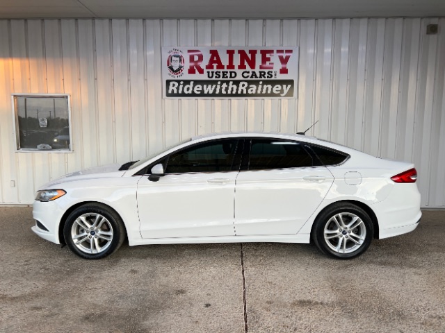 2018 Ford Fusion SE's photo