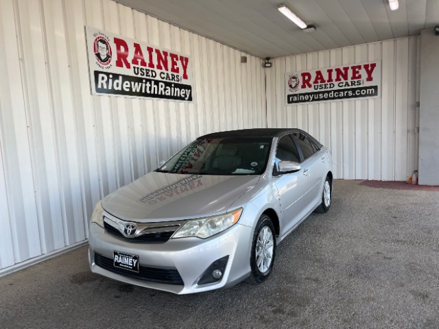 2012 Toyota Camry SE's photo