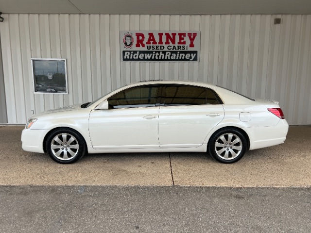 2005 Toyota Avalon's photo