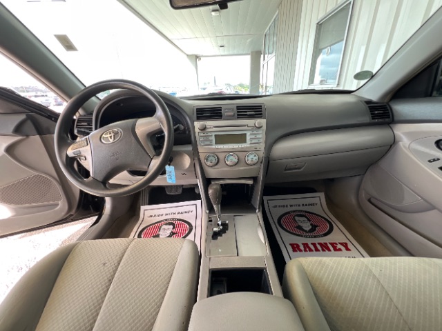 2009 Toyota Camry LE photo 6