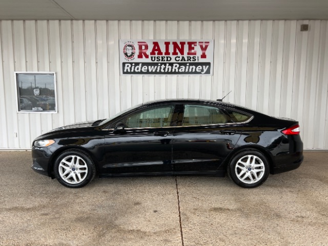 2016 Ford Fusion SE's photo