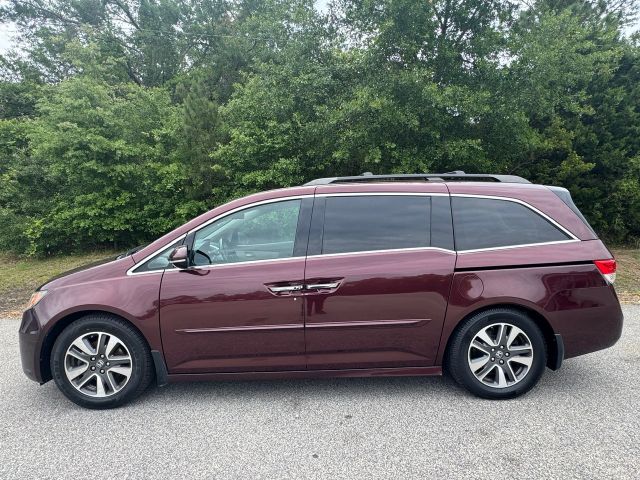 2014 Honda Odyssey Touring's photo