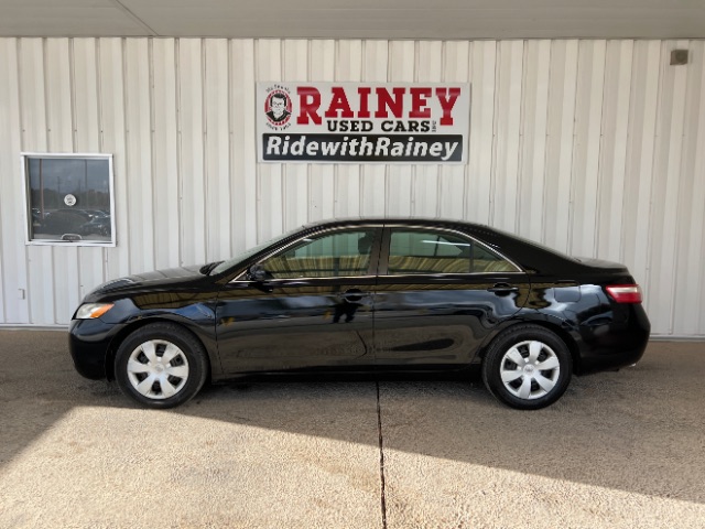 2009 Toyota Camry LE photo 2