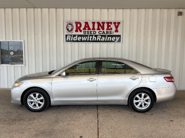 2011 Toyota Camry XLE's photo