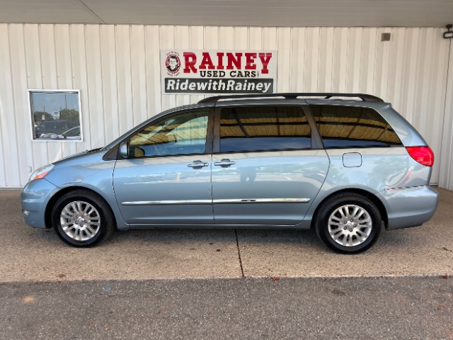 2008 Toyota Sienna's photo