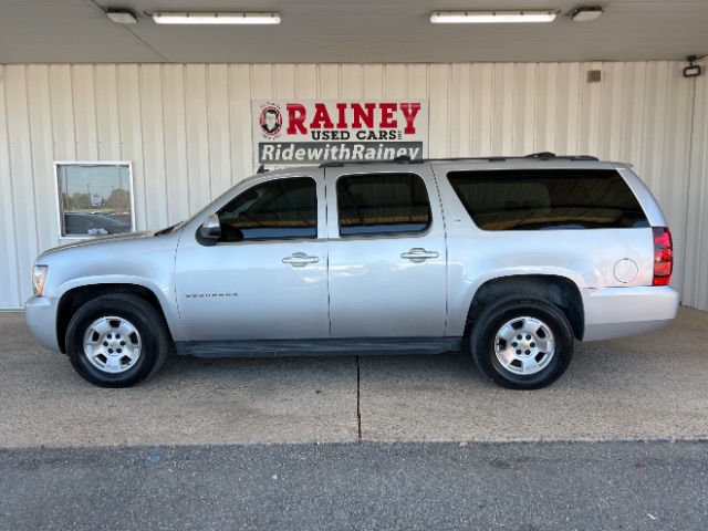 2013 Chevrolet Suburban 2WD 1500 LT's photo
