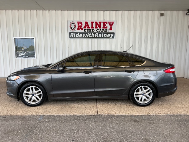 2016 Ford Fusion SE FWD's photo